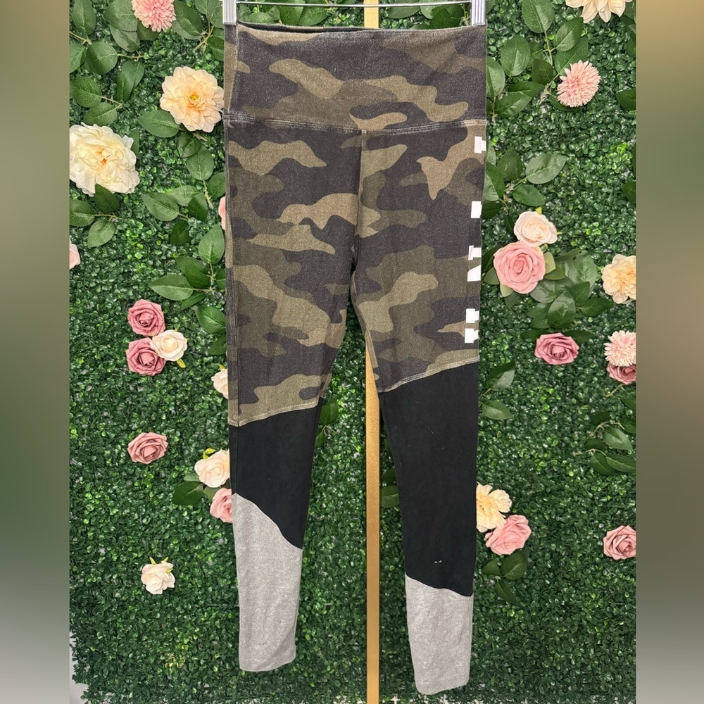 PINK Victoria's Secret PINK Camo and Black Highwaisted Leggings